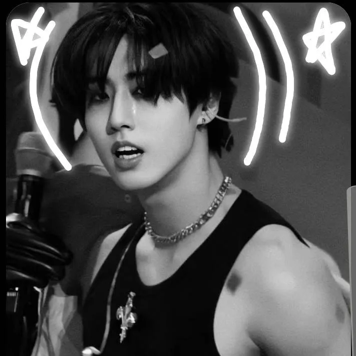 chat with ai character: han❤️🖤❤️💍💍