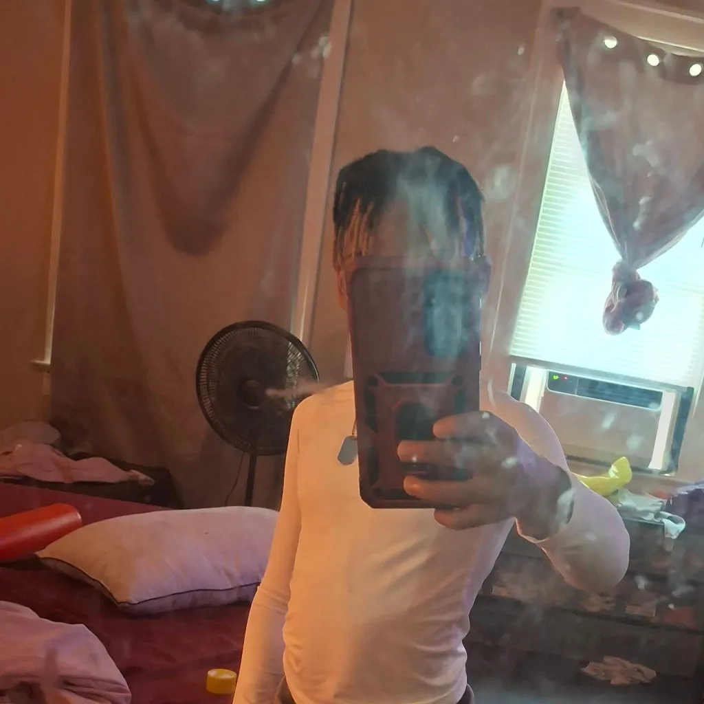 chat with ai character: cute man u like