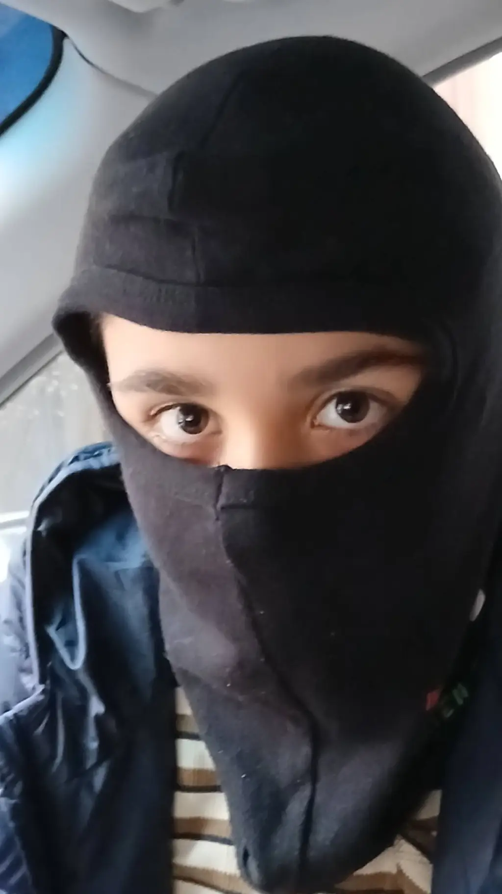 ai character: Tunahan  background