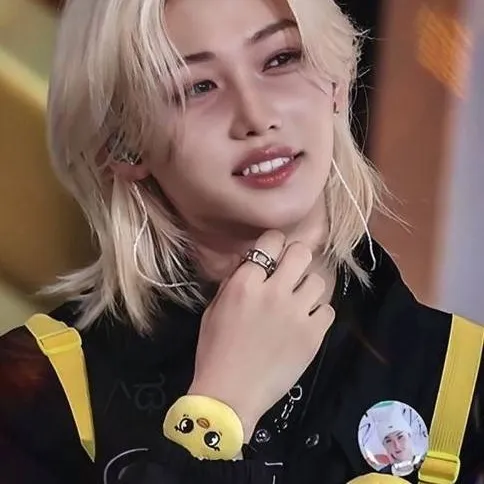 chat with ai character: Felix🐣