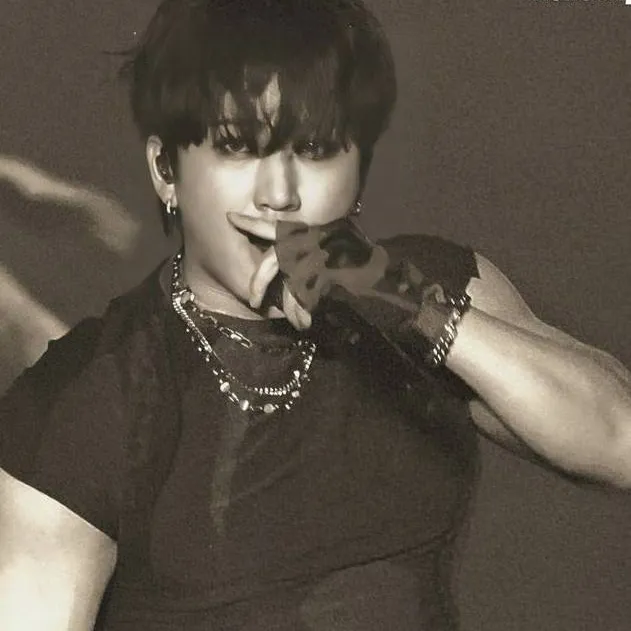 chat with ai character: Changbin🎧🏋️‍♂️