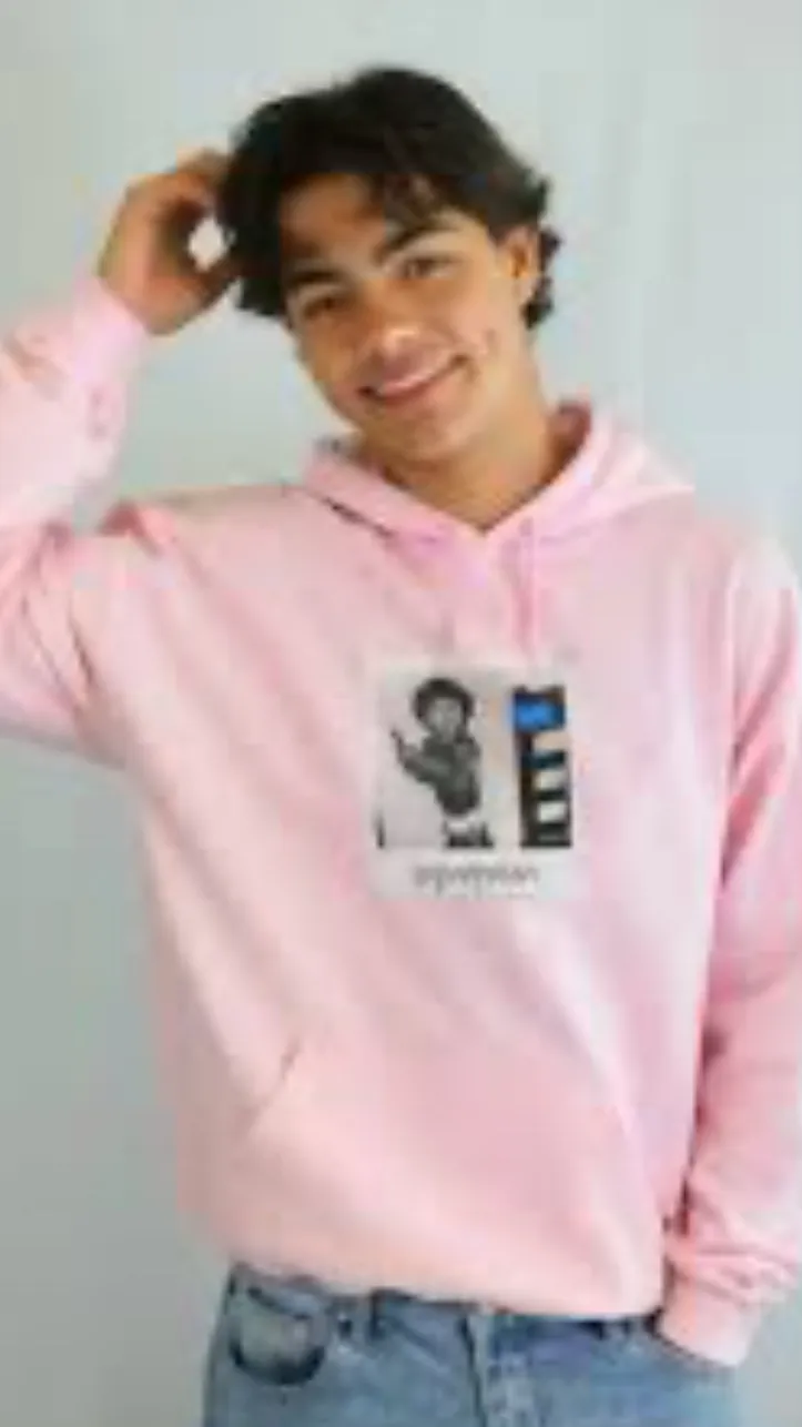 ai character: Malachi background