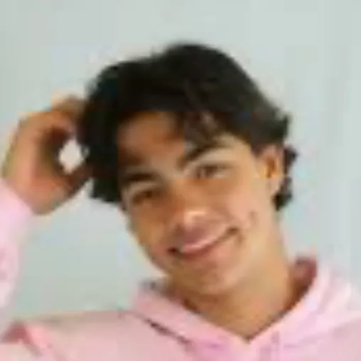 chat with ai character: Malachi