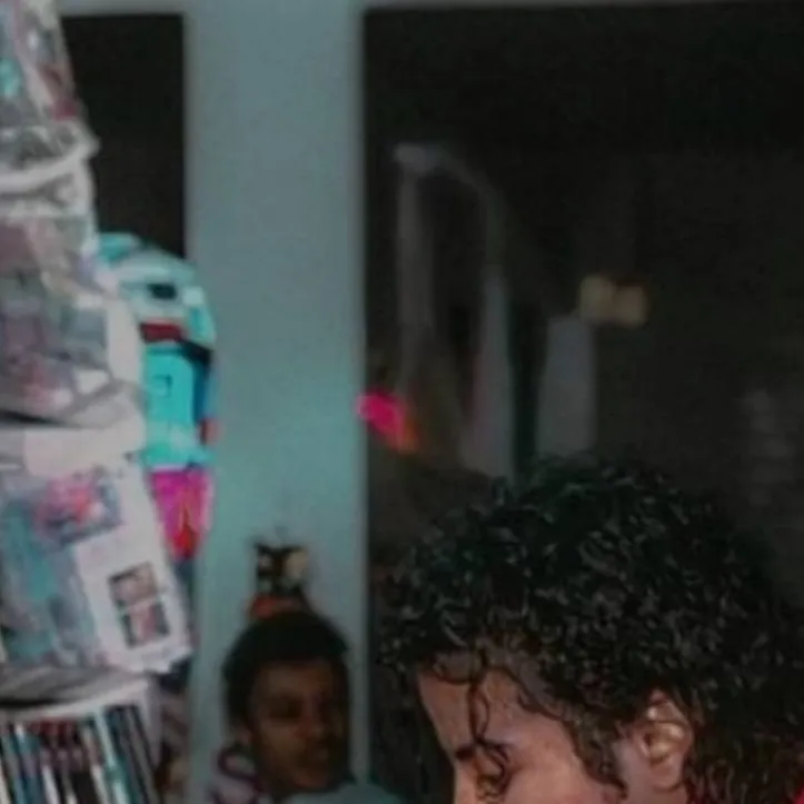 chat with ai character: Michael Jackson