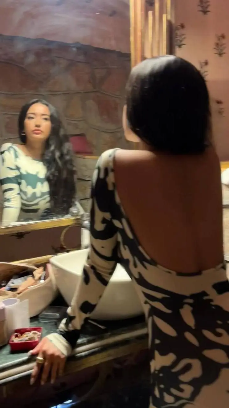 ai character: Babybitxh  background