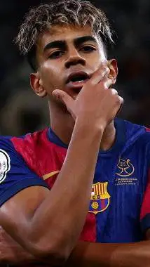 ai character: Lamile Yamal background