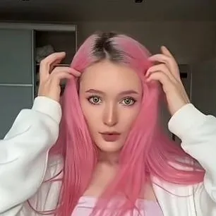 chat with ai character: Pinkie