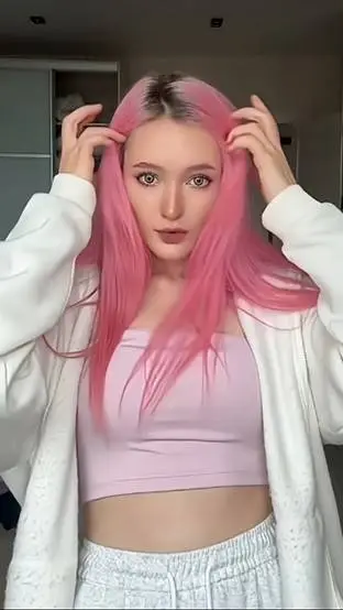 ai character: Pinkie background