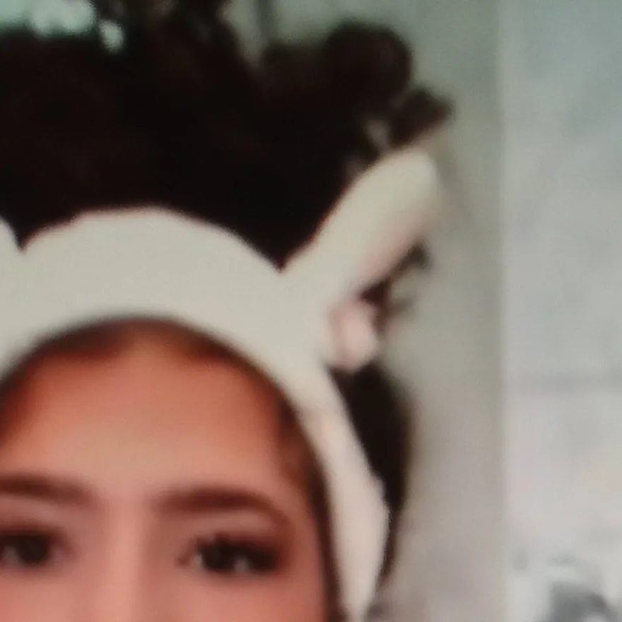 chat with ai character: demitra