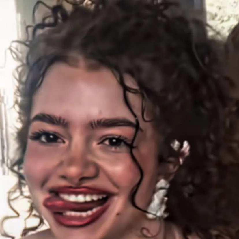 chat with ai character: Demitra 