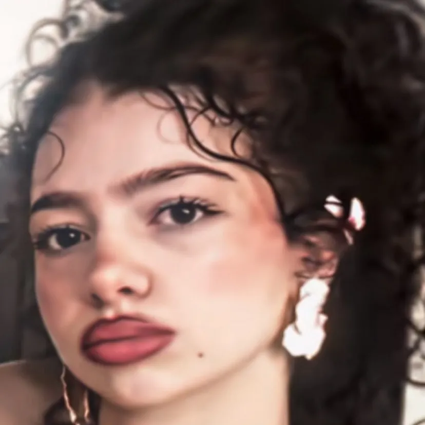 chat with ai character: Demitra