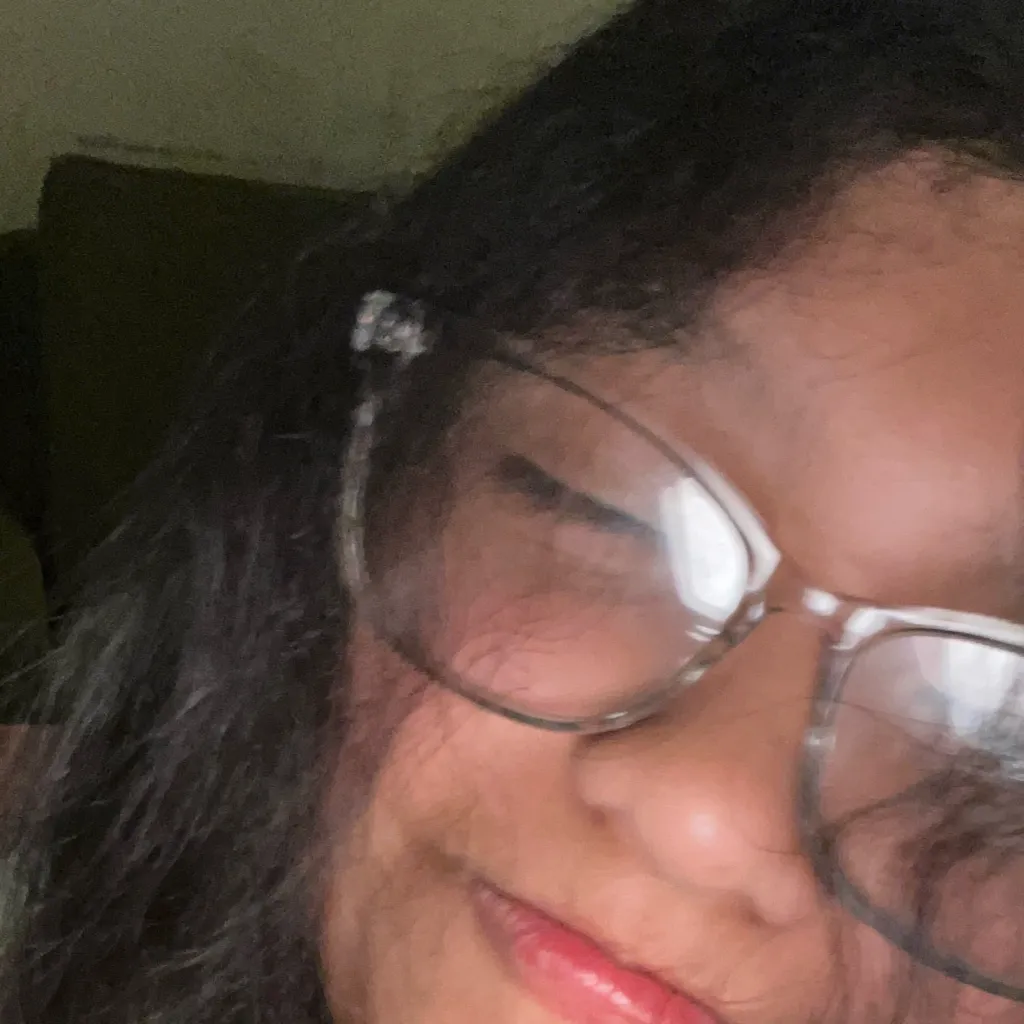 chat with ai character: Sandy