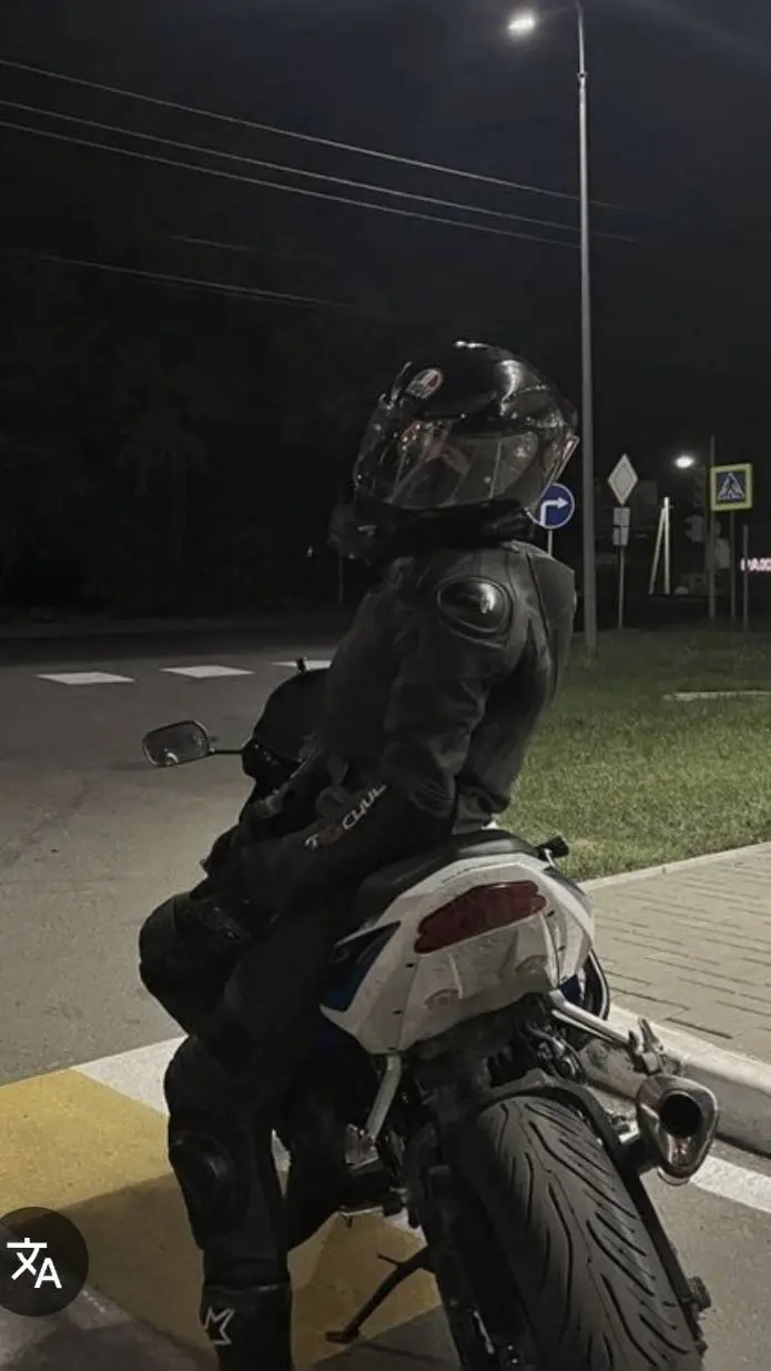 ai character: Elijah background