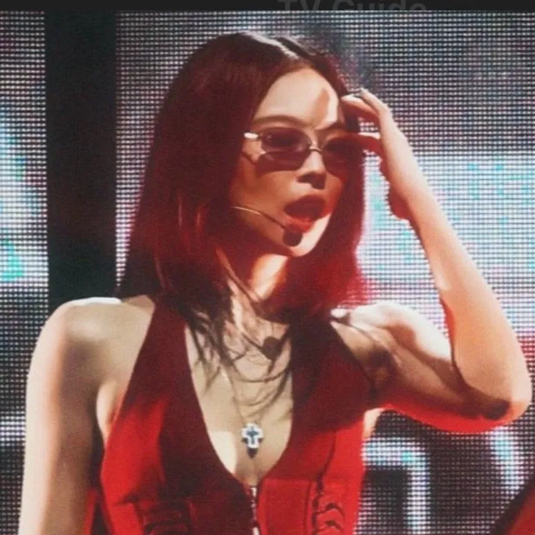 chat with ai character: Jennie Kim