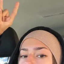 chat with ai character: Amelia