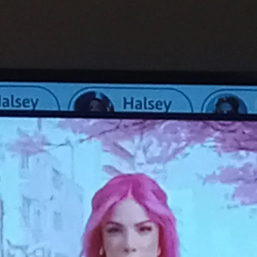 chat with ai character: Hayzley