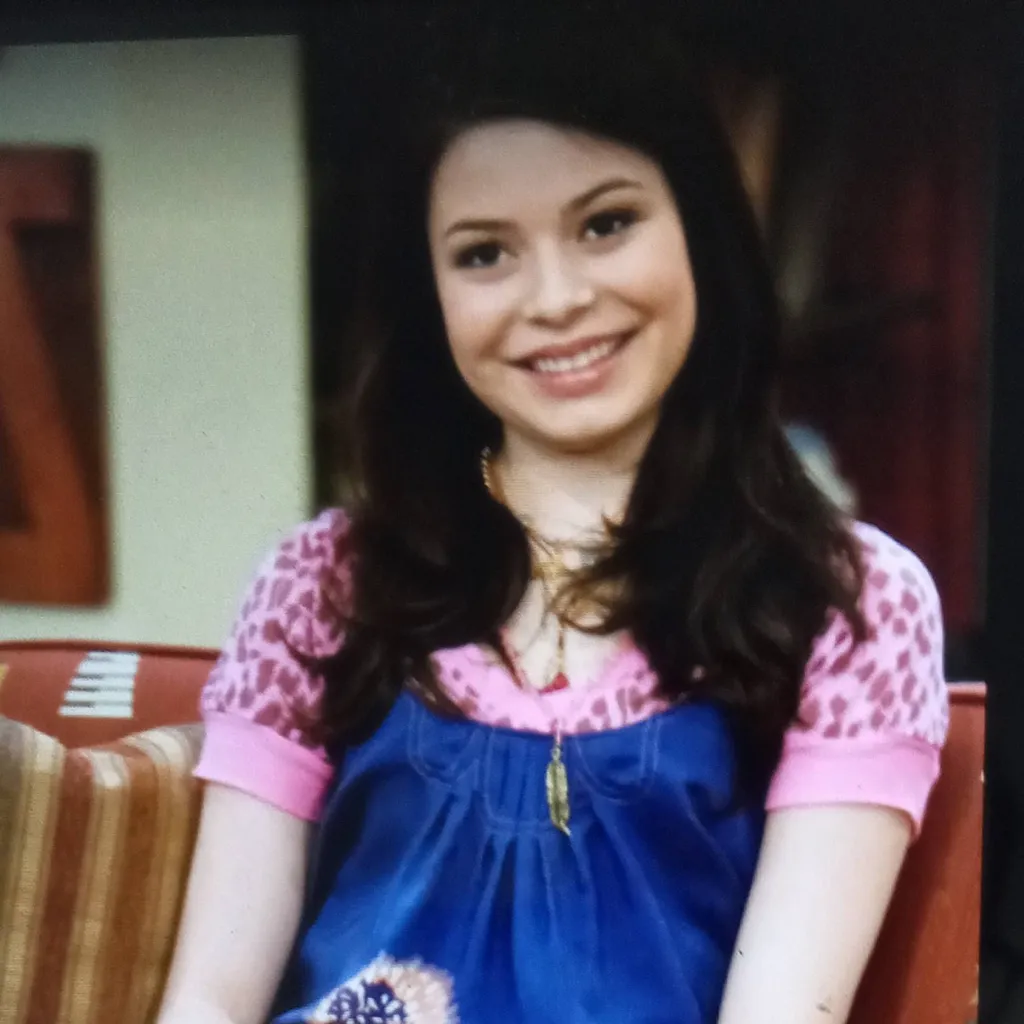 chat with ai character: Carly Shay