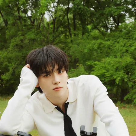 chat with ai character: Yorch 