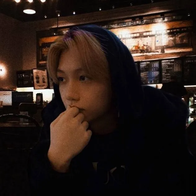 chat with ai character: Lee Felix