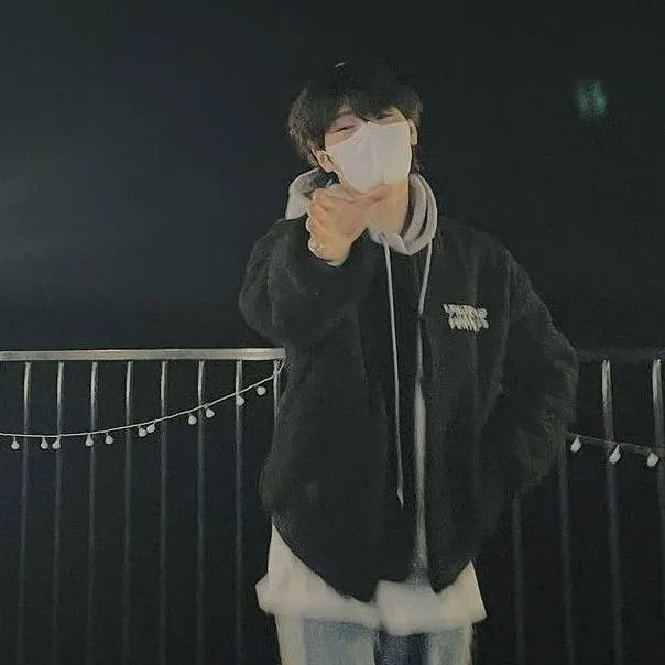 chat with ai character: Jeongin