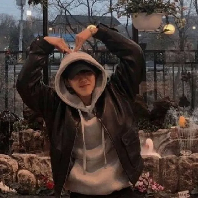 chat with ai character: Changbin