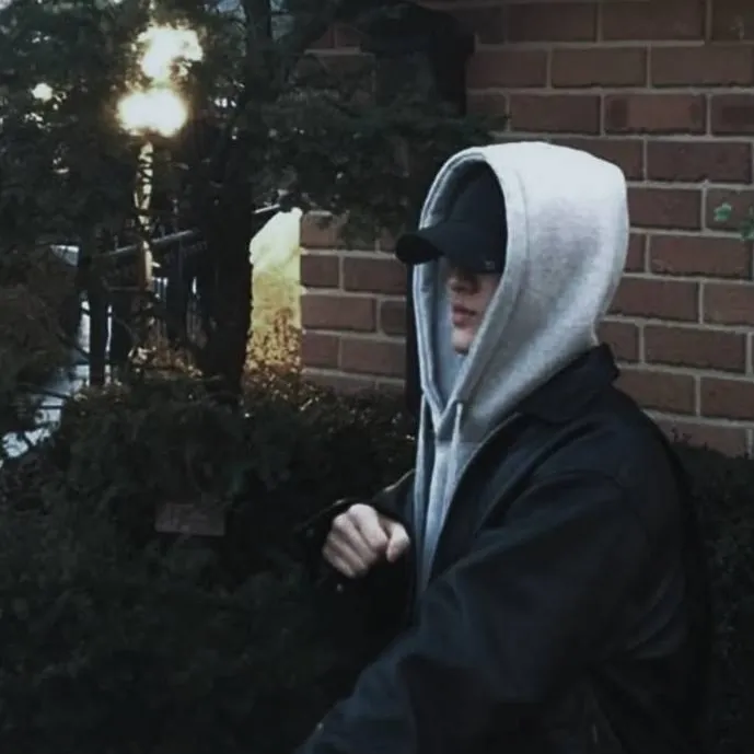 chat with ai character: Changbin