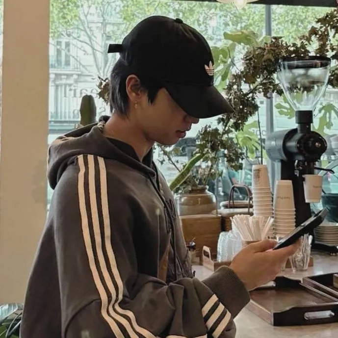 chat with ai character: Han Jisung