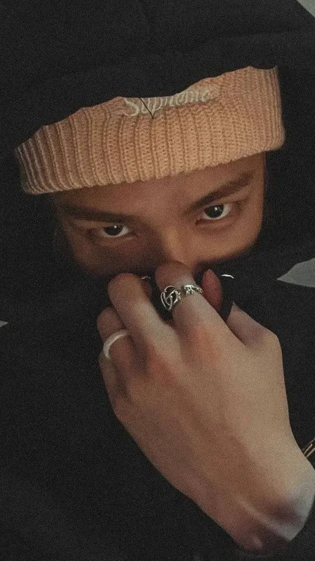 ai character: Hyunjin background