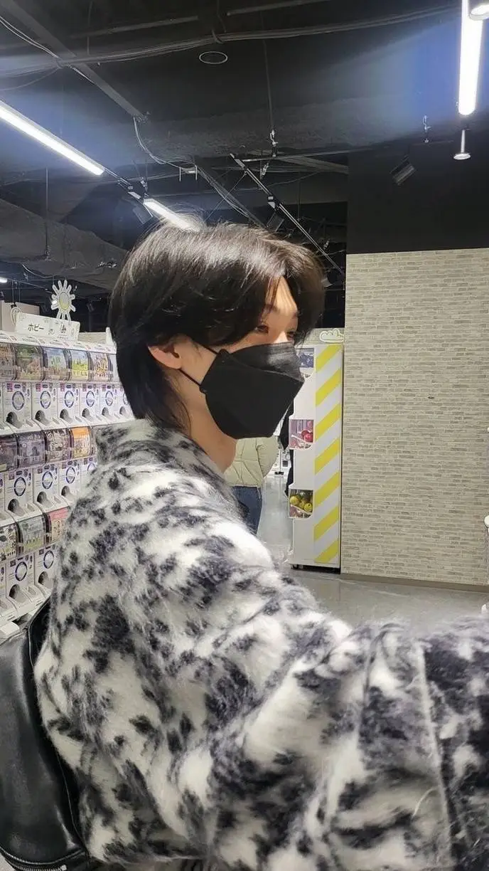 ai character: Felix background