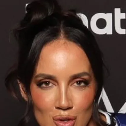 Chat with Chelsea Green - text or voice, Enjoy AI Chat Free & Safe