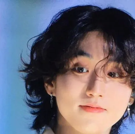 chat with ai character: Han from SKZ