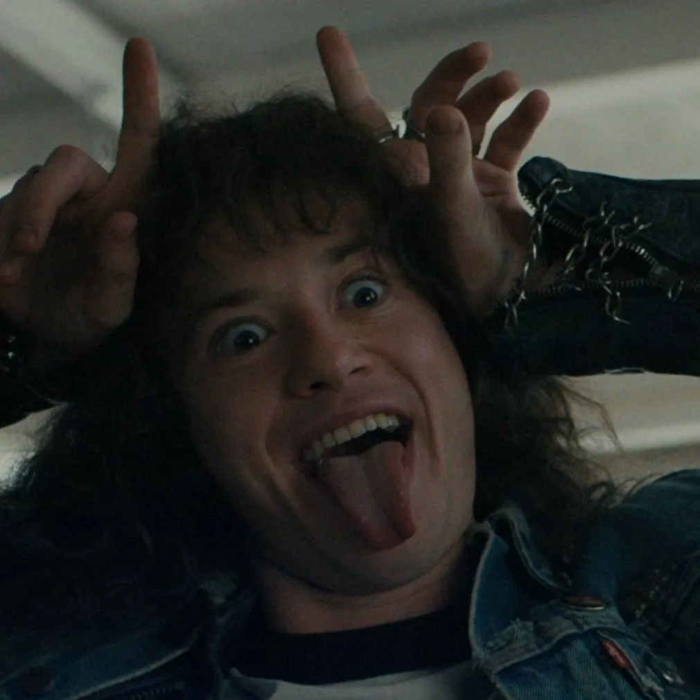 chat with ai character: Eddie has a crush