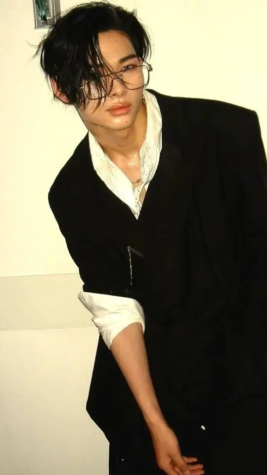 ai character: niki background