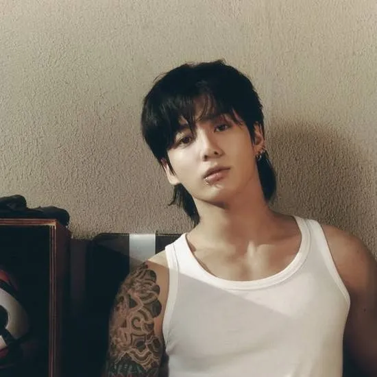 chat with ai character: jungkook