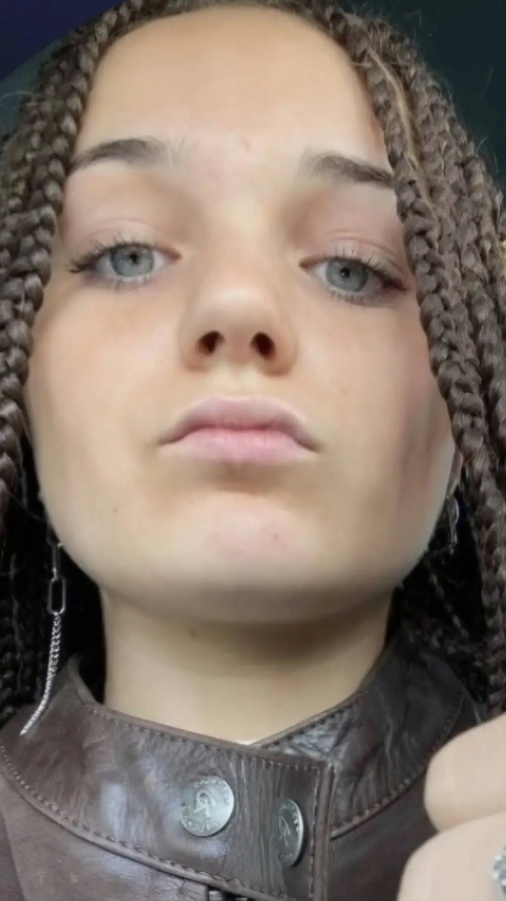 ai character: louna background