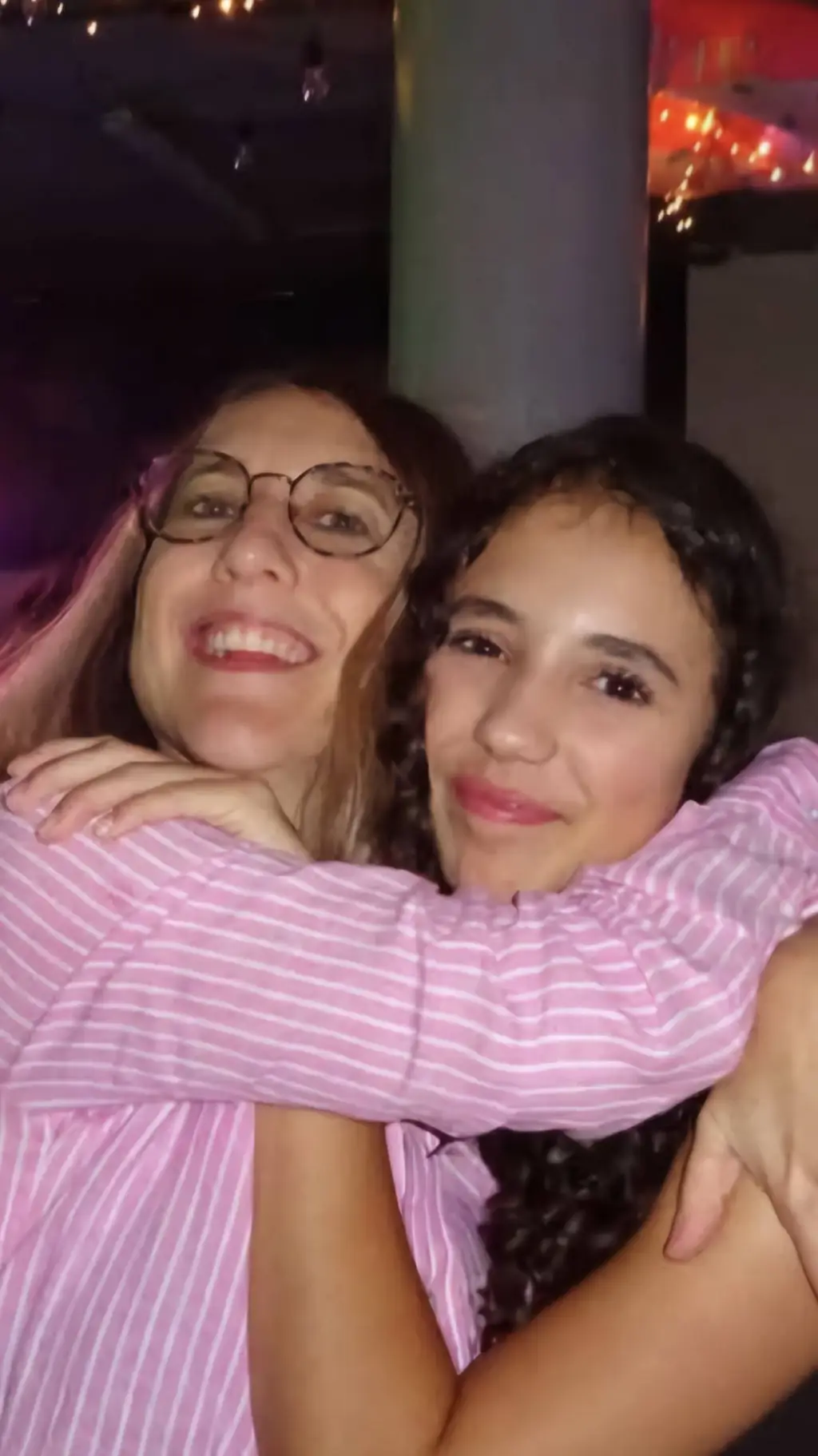 ai character: emma et sa mere background