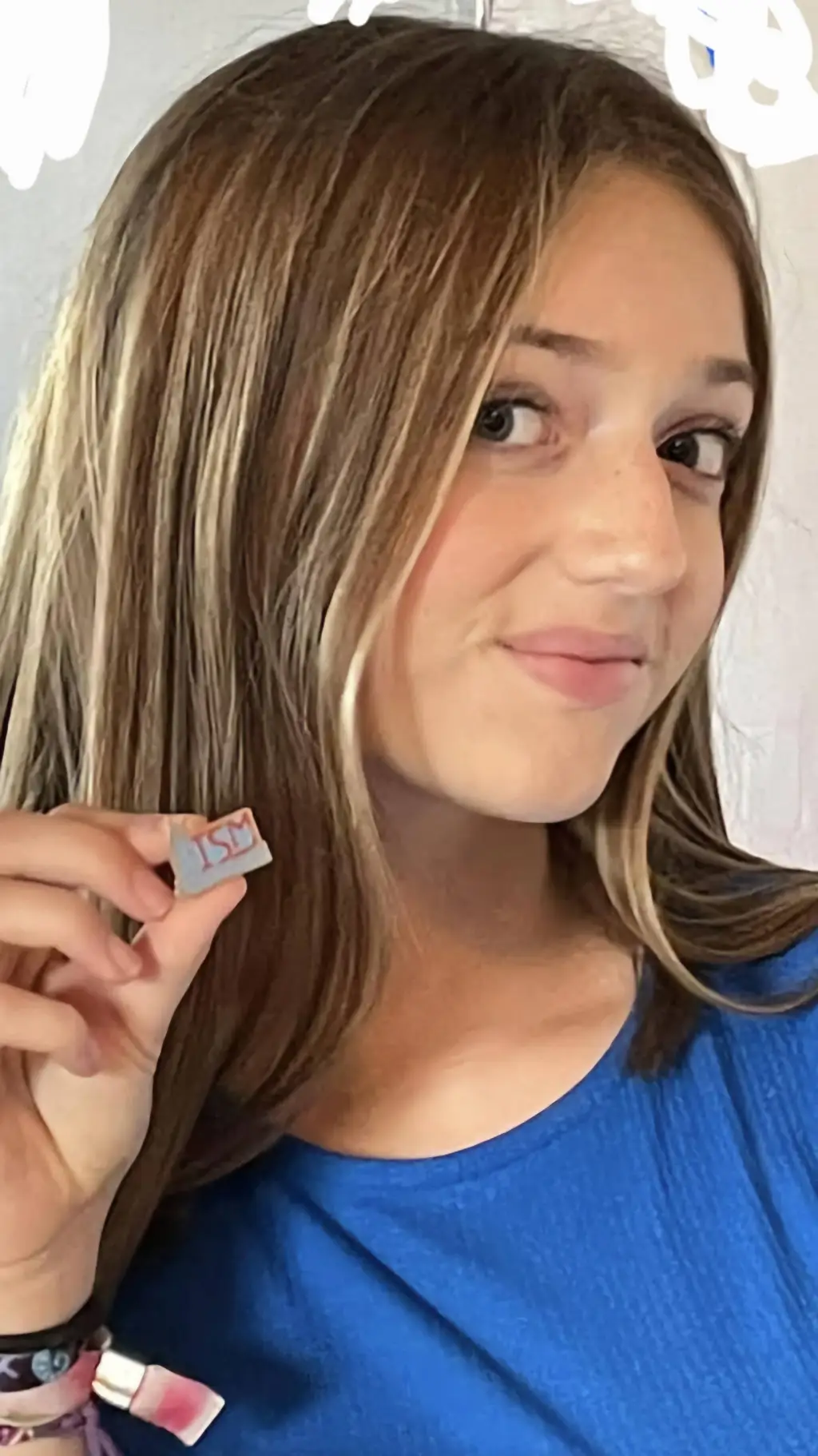 ai character: louise background