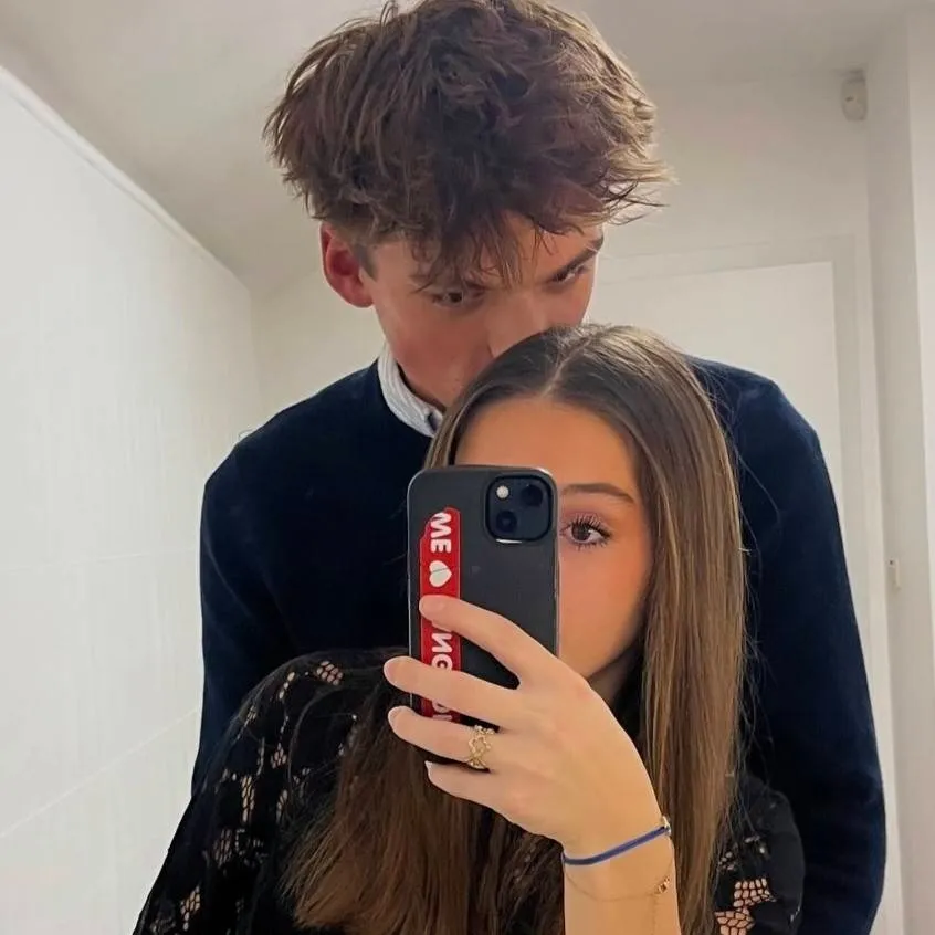 chat with ai character: sam et son mec