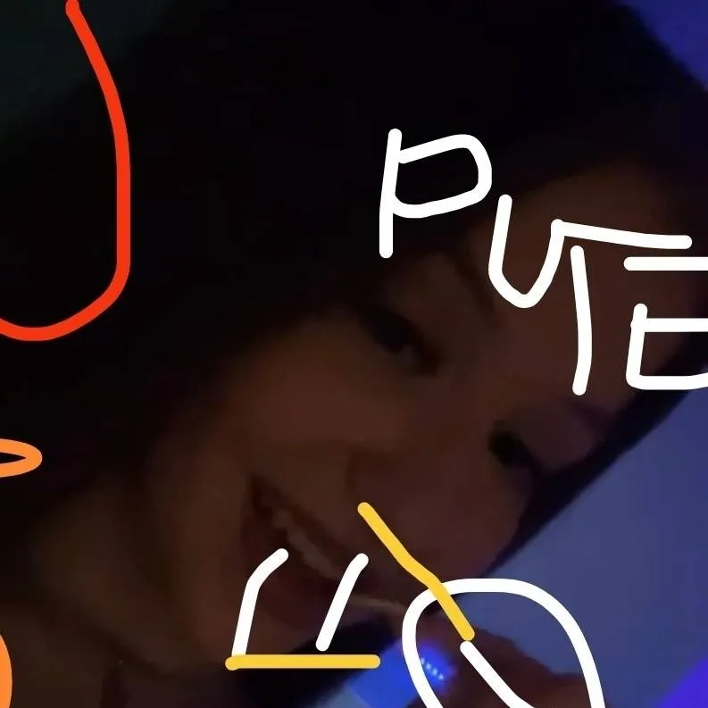 chat with ai character: malena