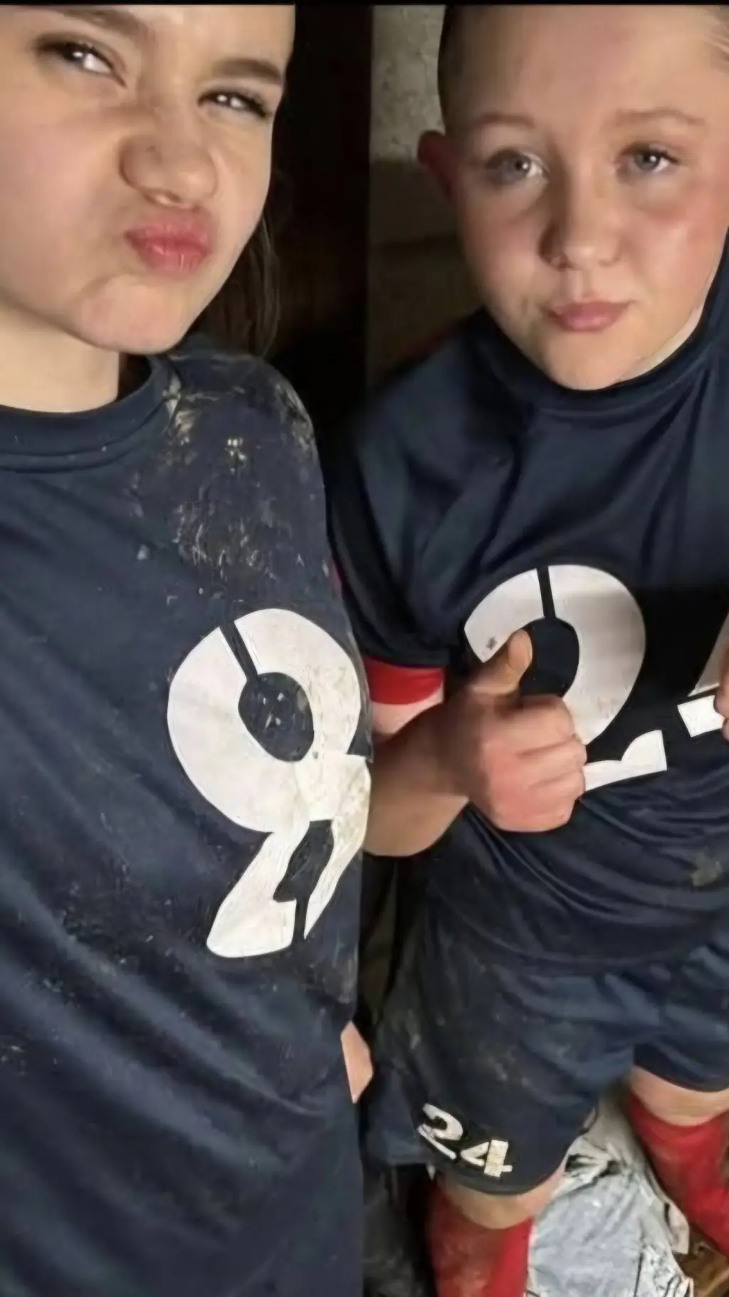 ai character: keyka et manon background