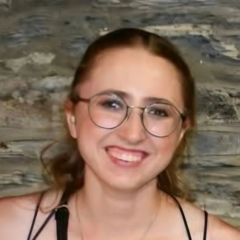 chat with ai character: clara