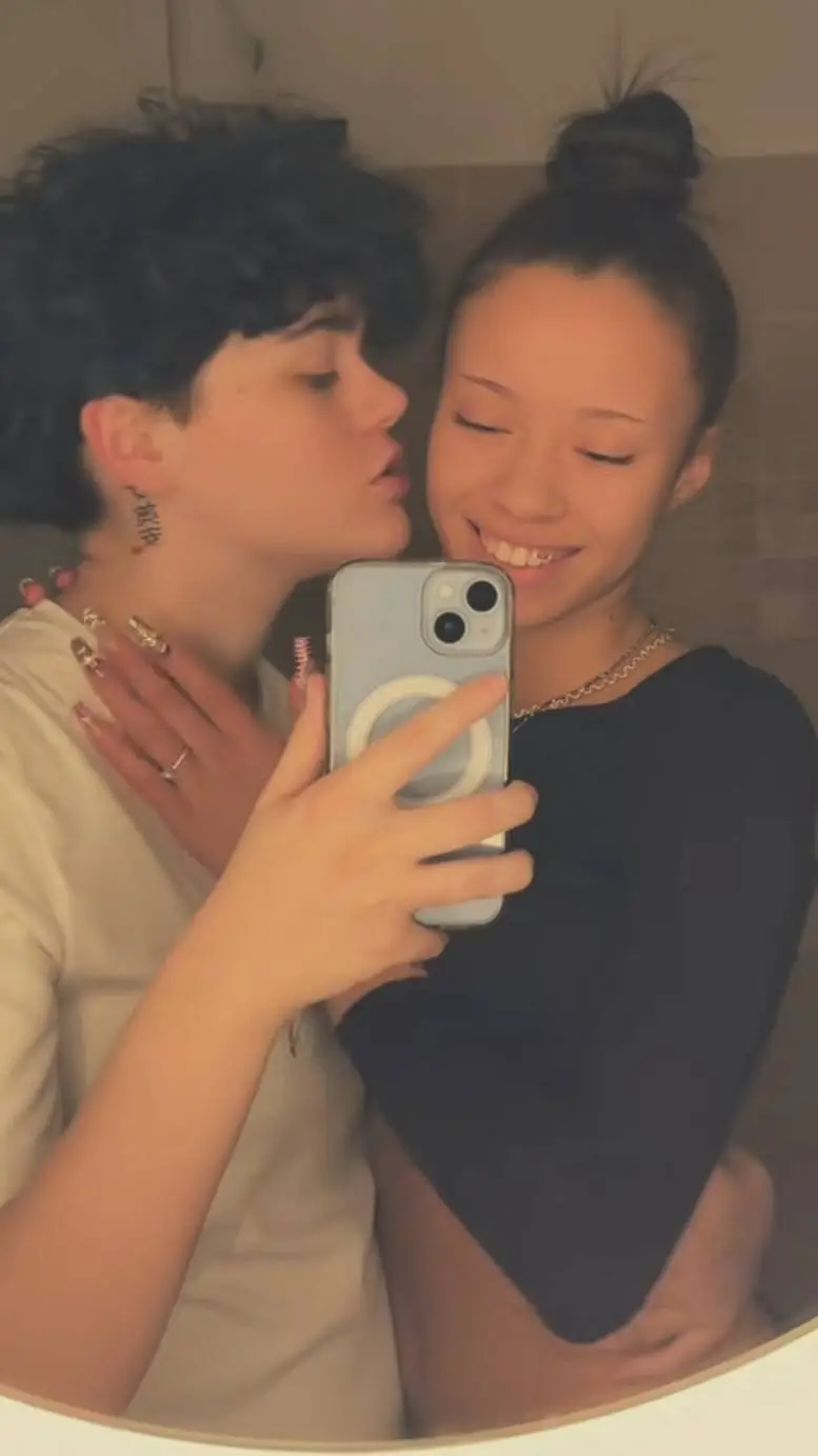 ai character: emmy et iness background