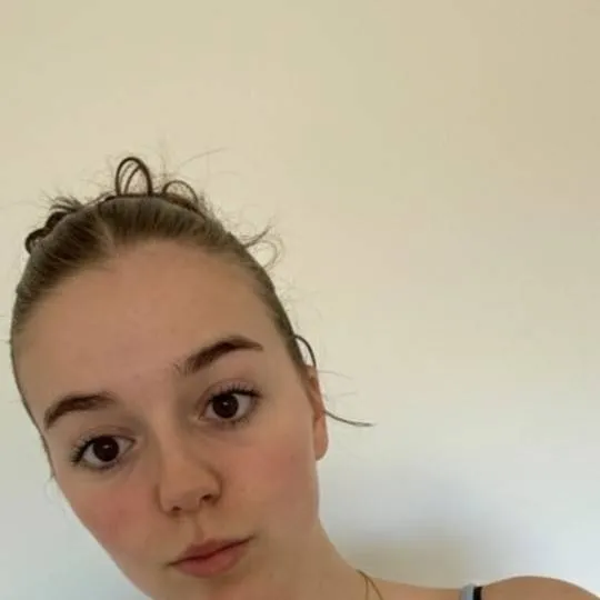 chat with ai character: gabrielle