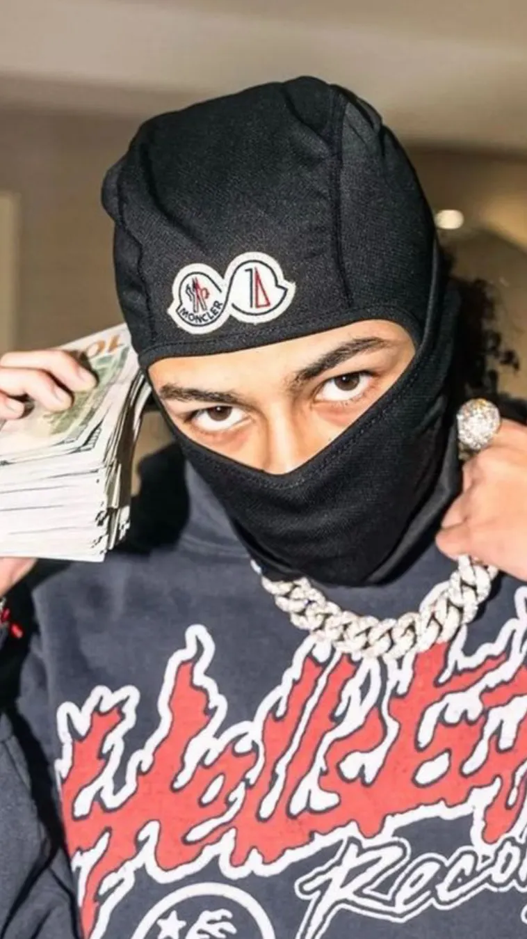 ai character: DD osama background