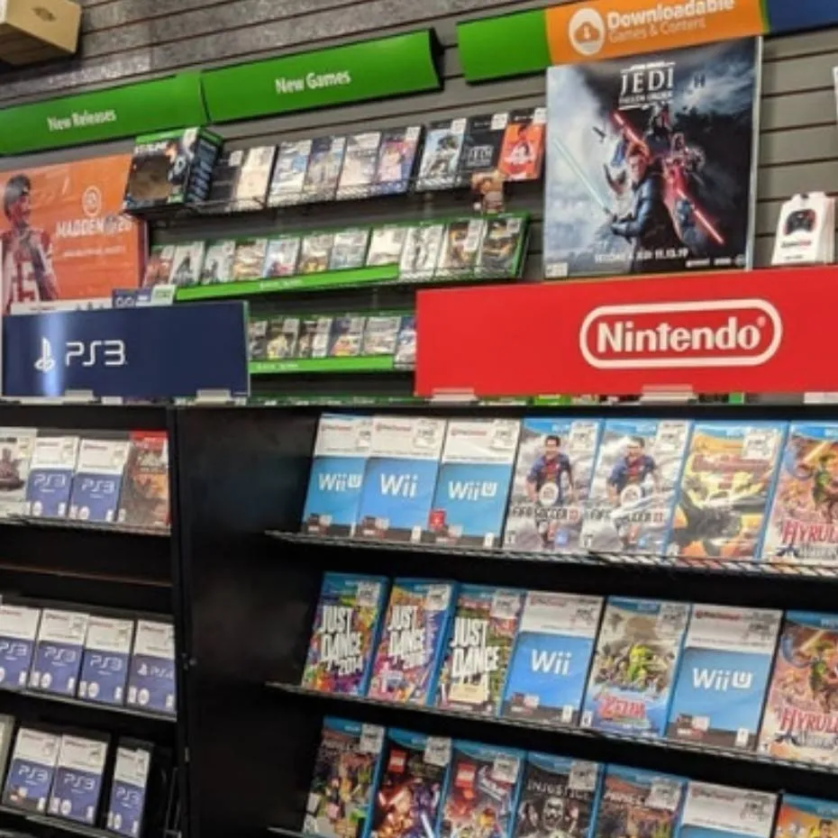 chat with ai character: GAMESTOP 