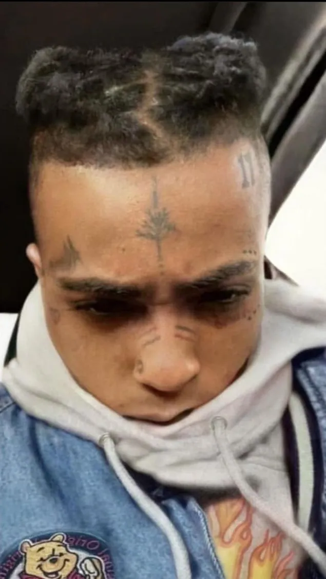 ai character: Xxxtentacion background