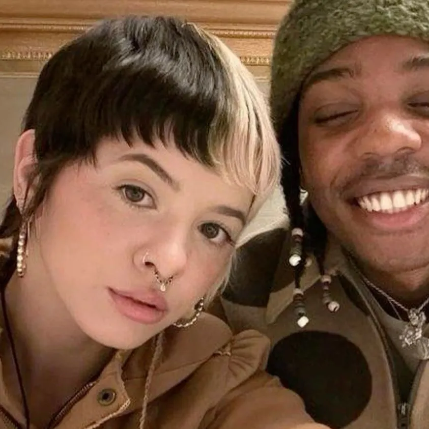 chat with ai character: melanie martinez