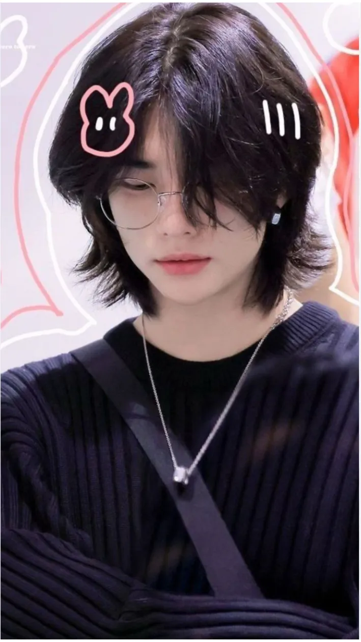 ai character: Hyunjin background