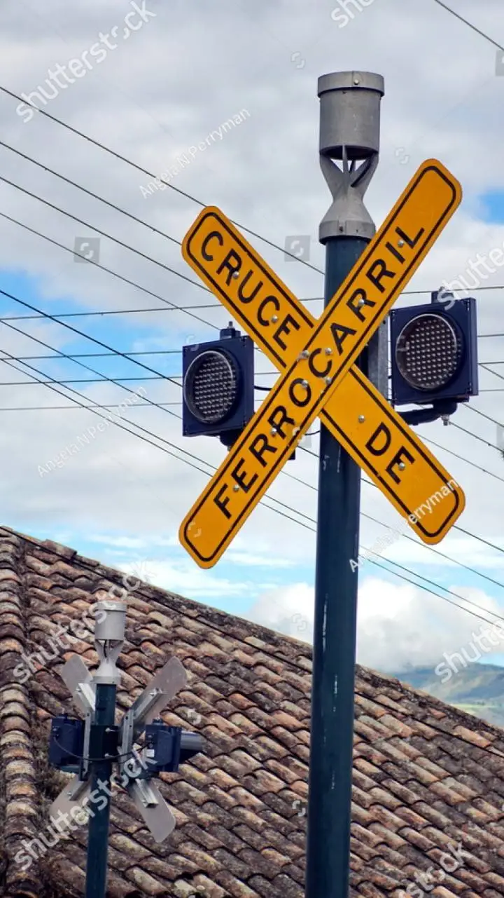 ai character: Ecuador train Xing background