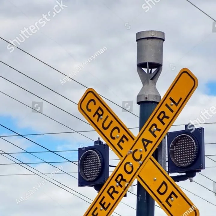 chat with ai character: Ecuador train Xing